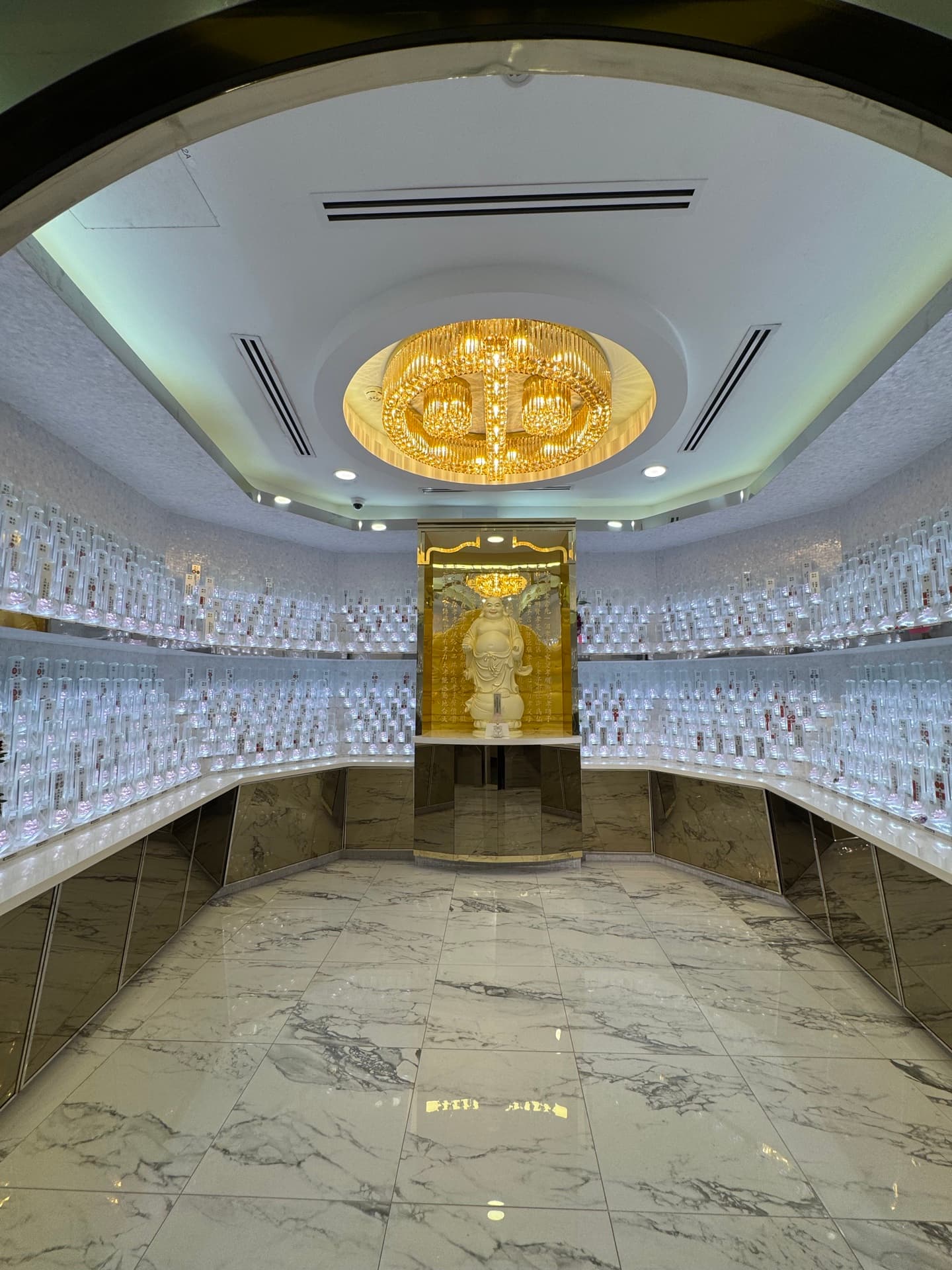 Suite 2A — 圆满阁