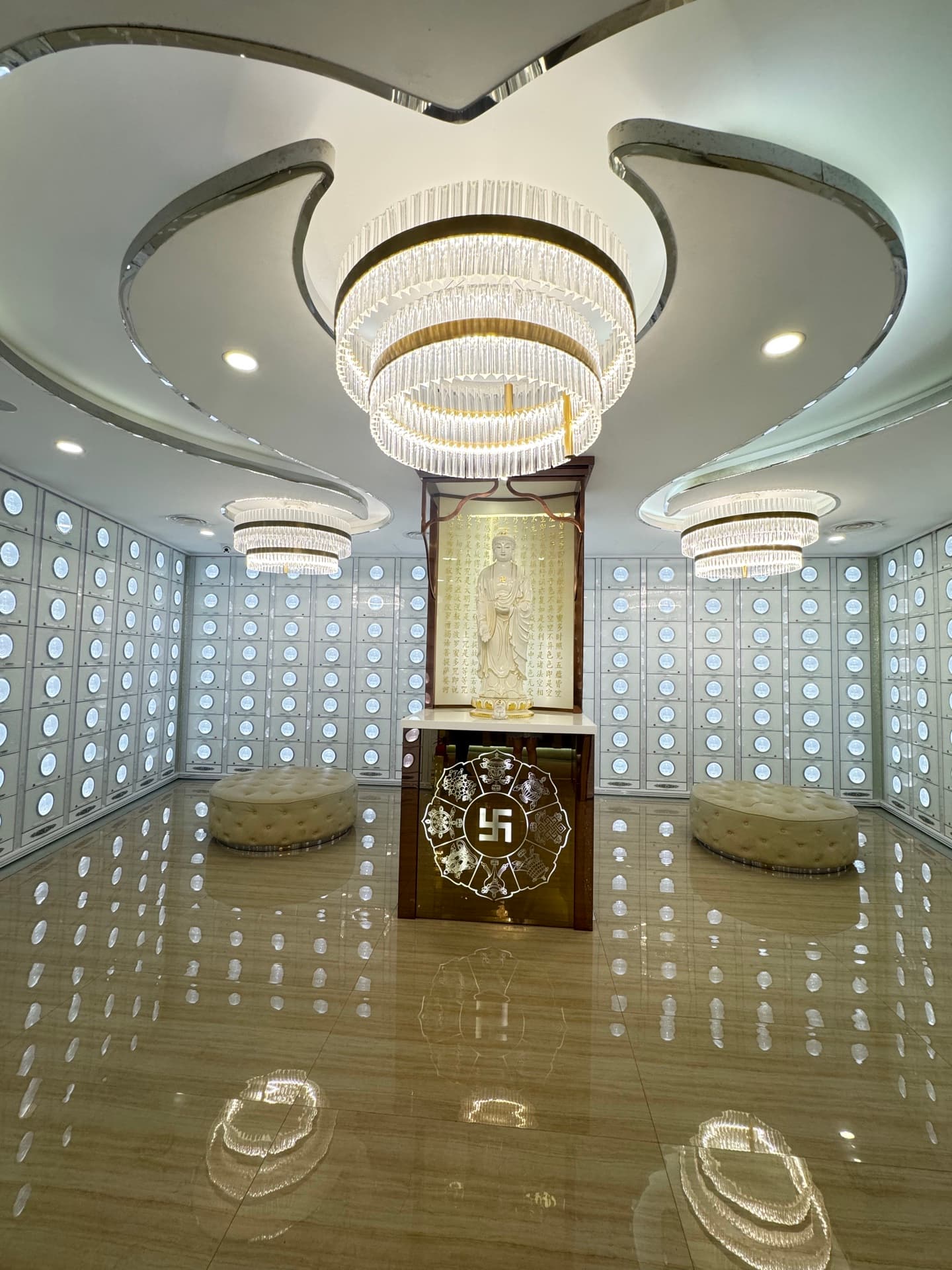 Suite 76 — 迎正阁